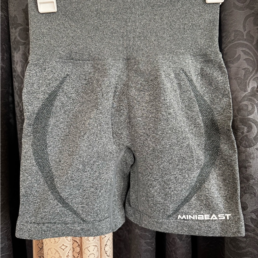 Minibeast asset v3 shorts green size medium